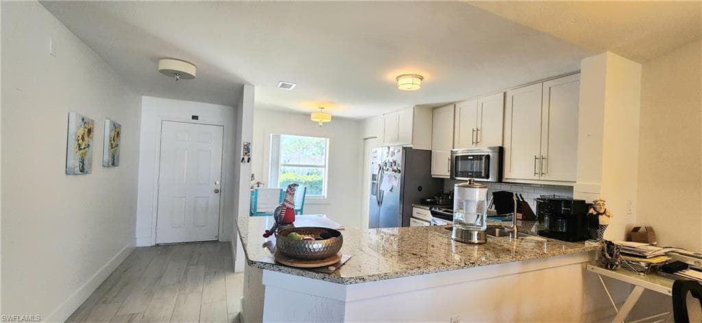 1330 Derbyshire CT # E203, NAPLES FL 34116-6