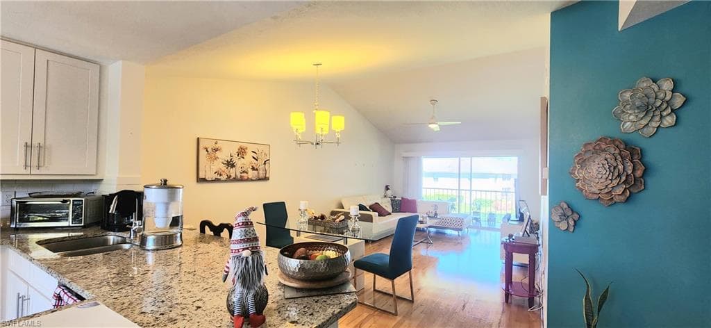 1330 Derbyshire CT # E203, NAPLES FL 34116-2