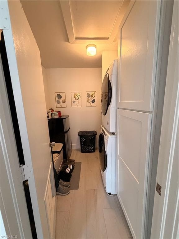 1330 Derbyshire CT # E203, NAPLES FL 34116-18