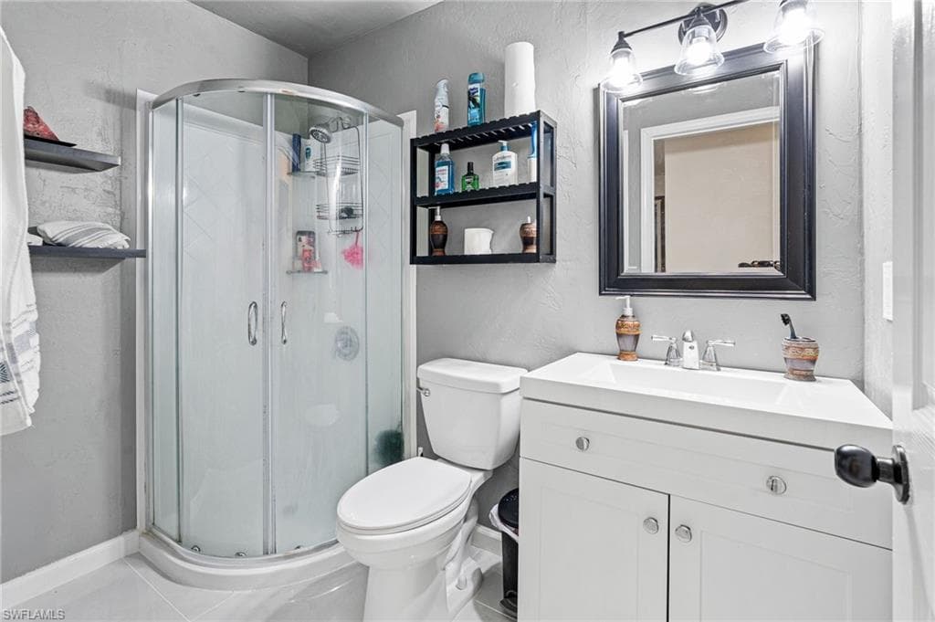 3042 Mango ST, FORT MYERS FL 33916-21