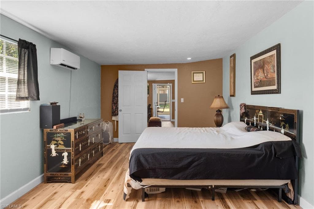 3042 Mango ST, FORT MYERS FL 33916-20