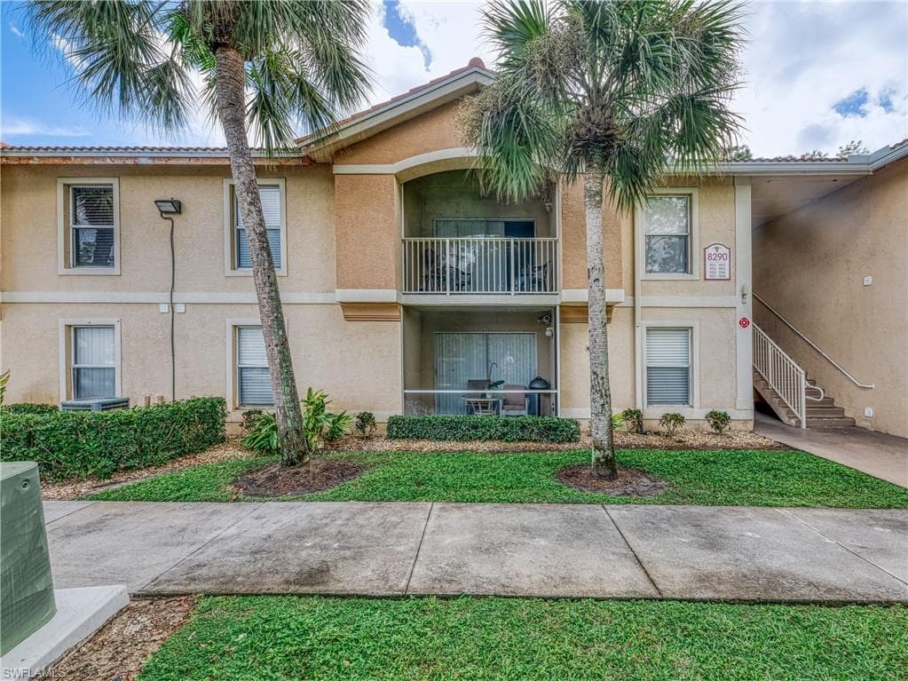 8290 Ibis Club LN # 902, NAPLES FL 34104-25