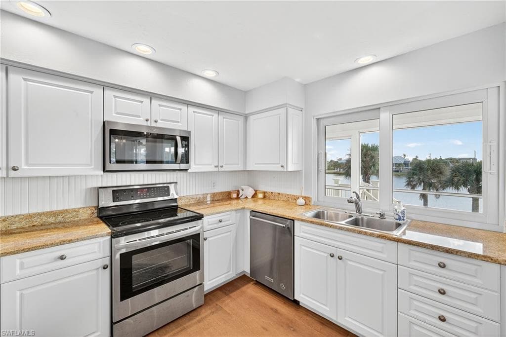 3311 Twin Lakes LN, SANIBEL FL 33957-6