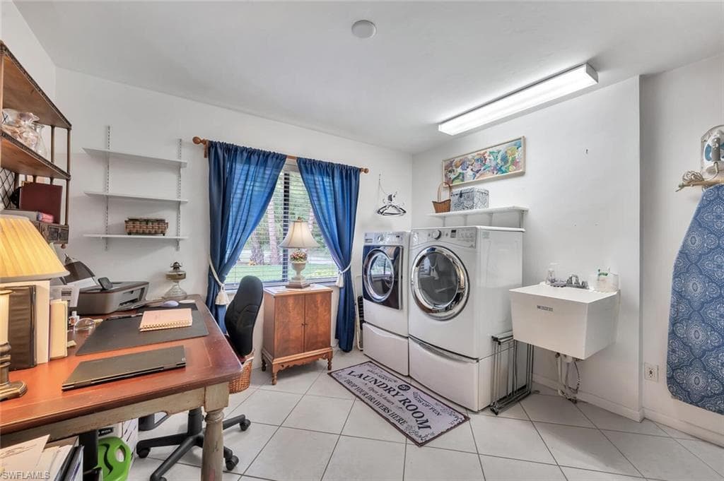 761 Pine Vale DR, NAPLES FL 34104-21