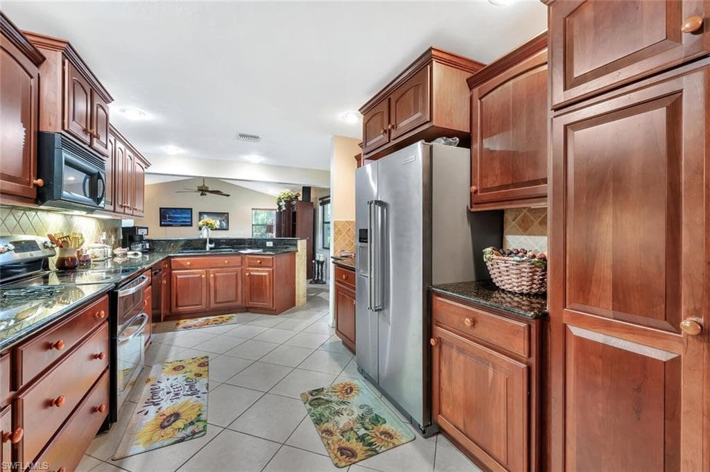 761 Pine Vale DR, NAPLES FL 34104-9