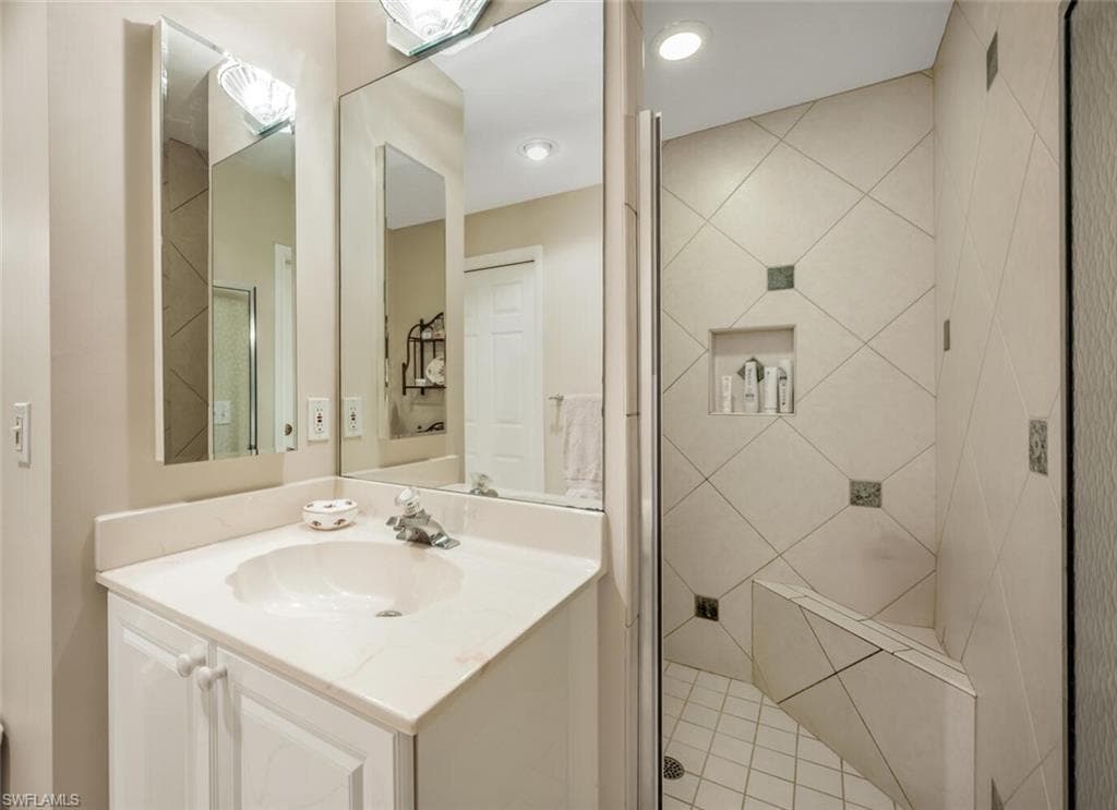 761 Pine Vale DR, NAPLES FL 34104-17