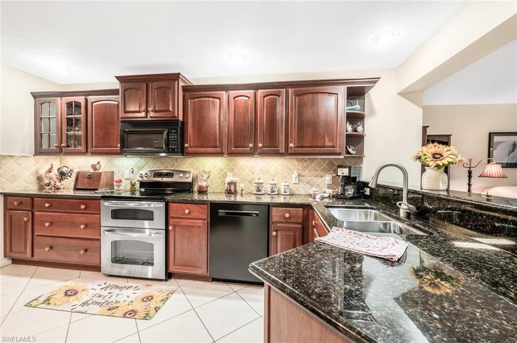 761 Pine Vale DR, NAPLES FL 34104-10