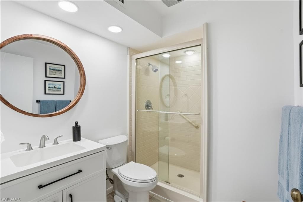 126 Pinebrook DR, FORT MYERS FL 33907-18