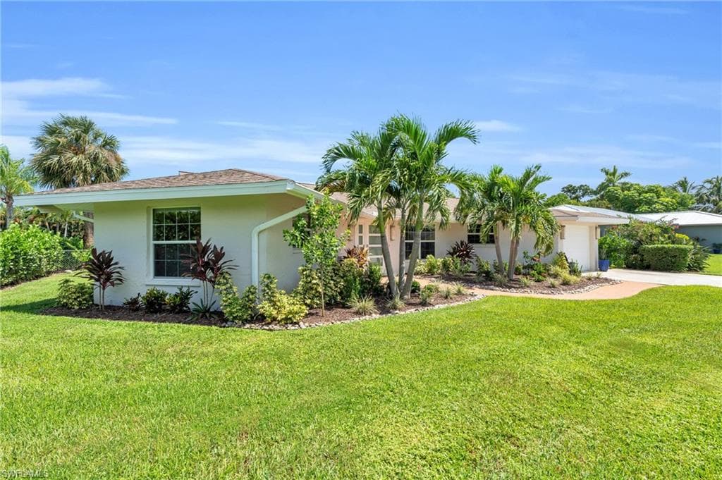 2649 Longboat DR, NAPLES FL 34104-27