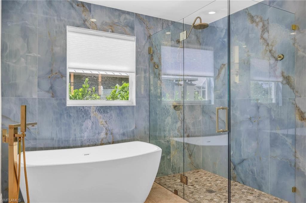 2649 Longboat DR, NAPLES FL 34104-13