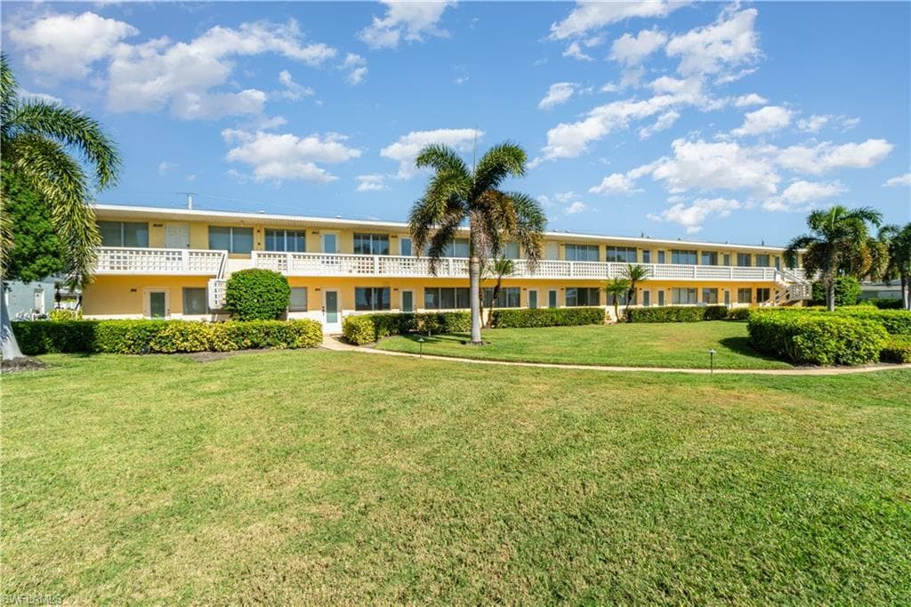 473 12th AVE S # B11, NAPLES FL 34102-16