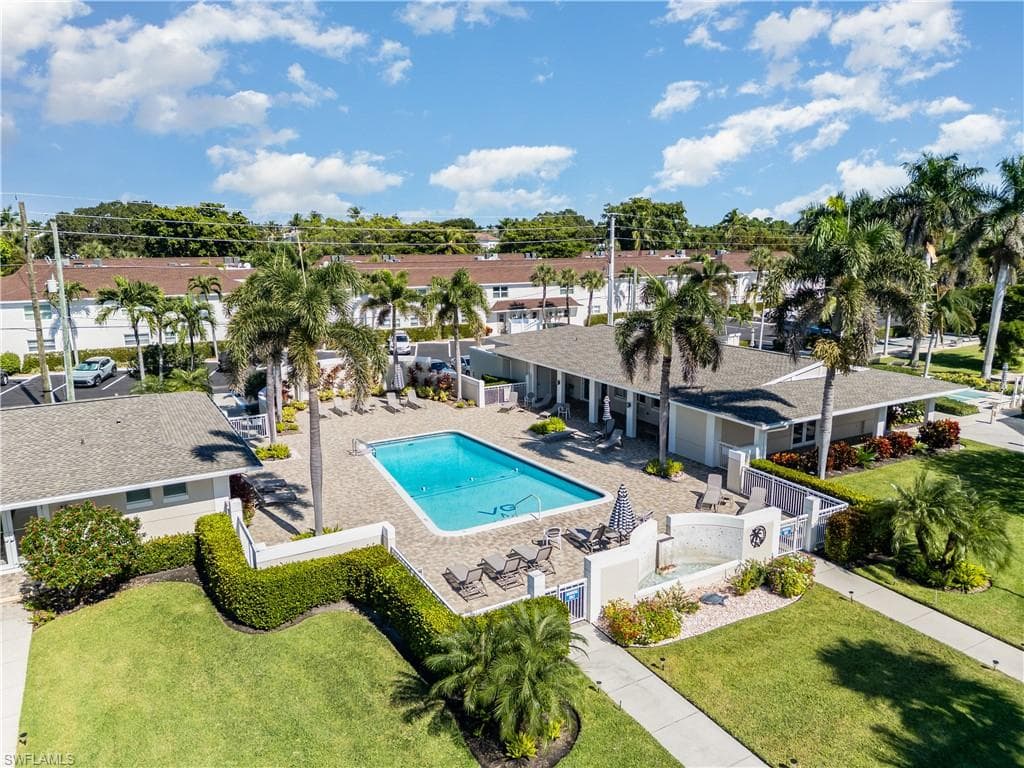 473 12th AVE S # B11, NAPLES FL 34102-15