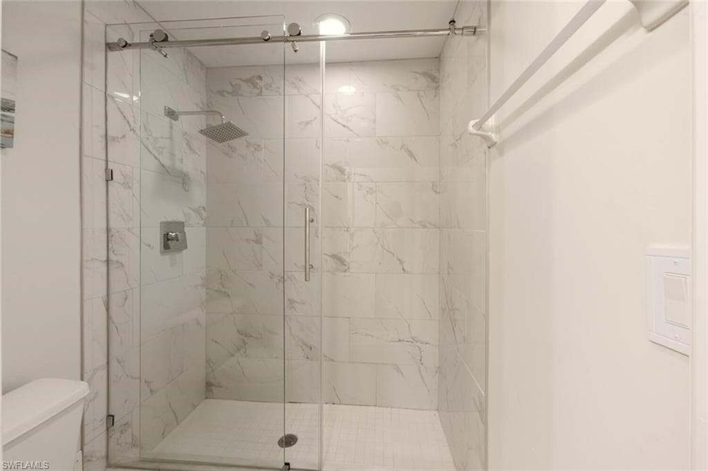 636 Windsor SQ # 102, NAPLES FL 34104-12