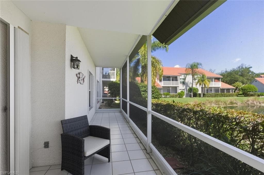 636 Windsor SQ # 102, NAPLES FL 34104-16
