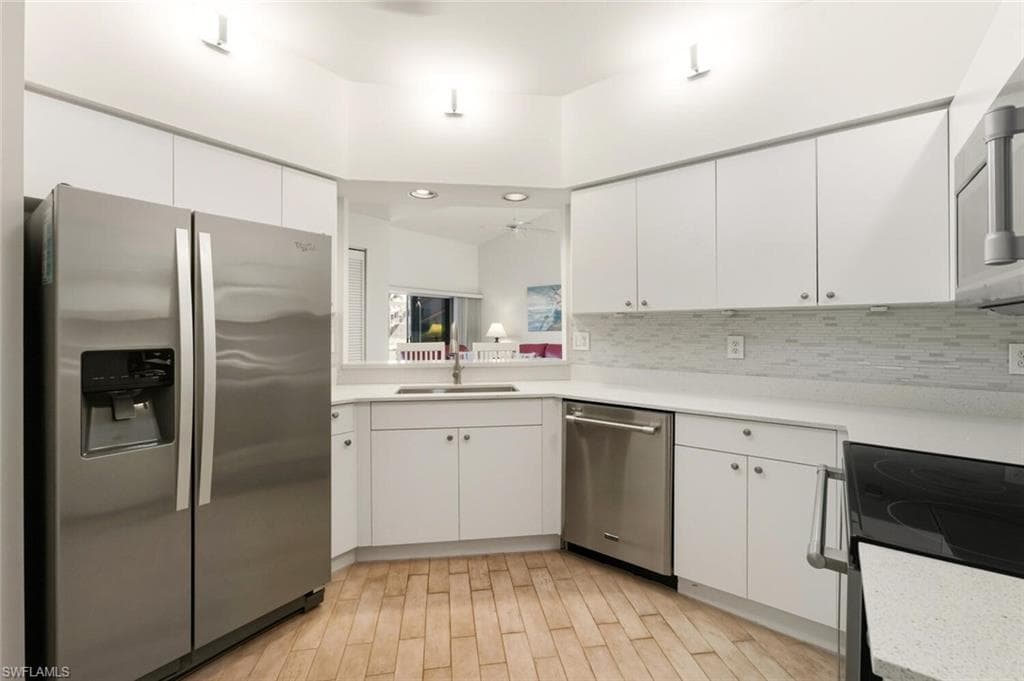 636 Windsor SQ # 102, NAPLES FL 34104-6