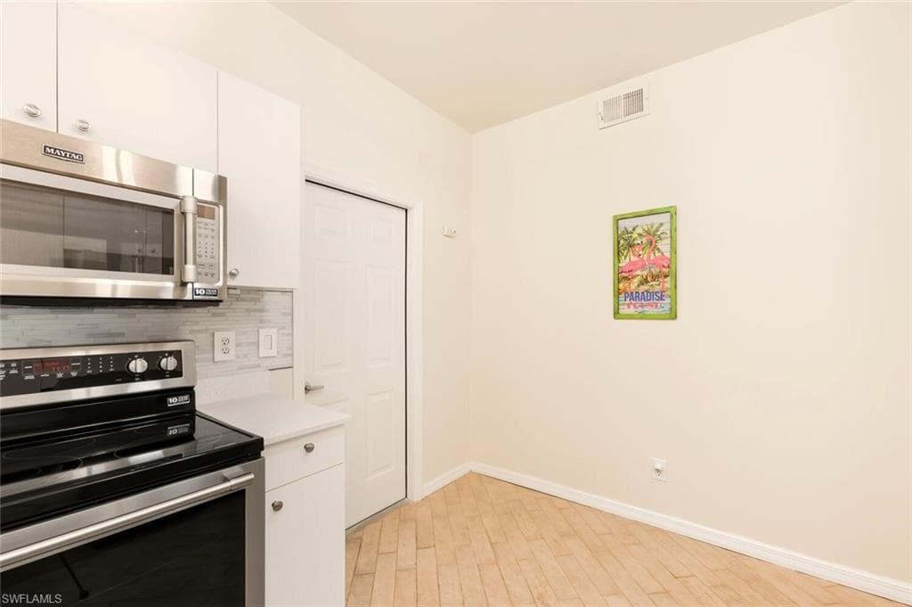 636 Windsor SQ # 102, NAPLES FL 34104-8
