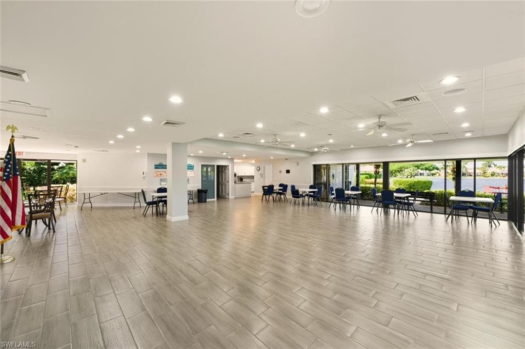 636 Windsor SQ # 102, NAPLES FL 34104-29