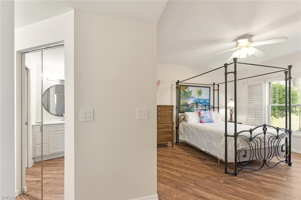 636 Windsor SQ # 102, NAPLES FL 34104-9