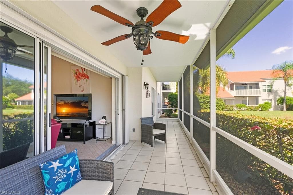 636 Windsor SQ # 102, NAPLES FL 34104-18