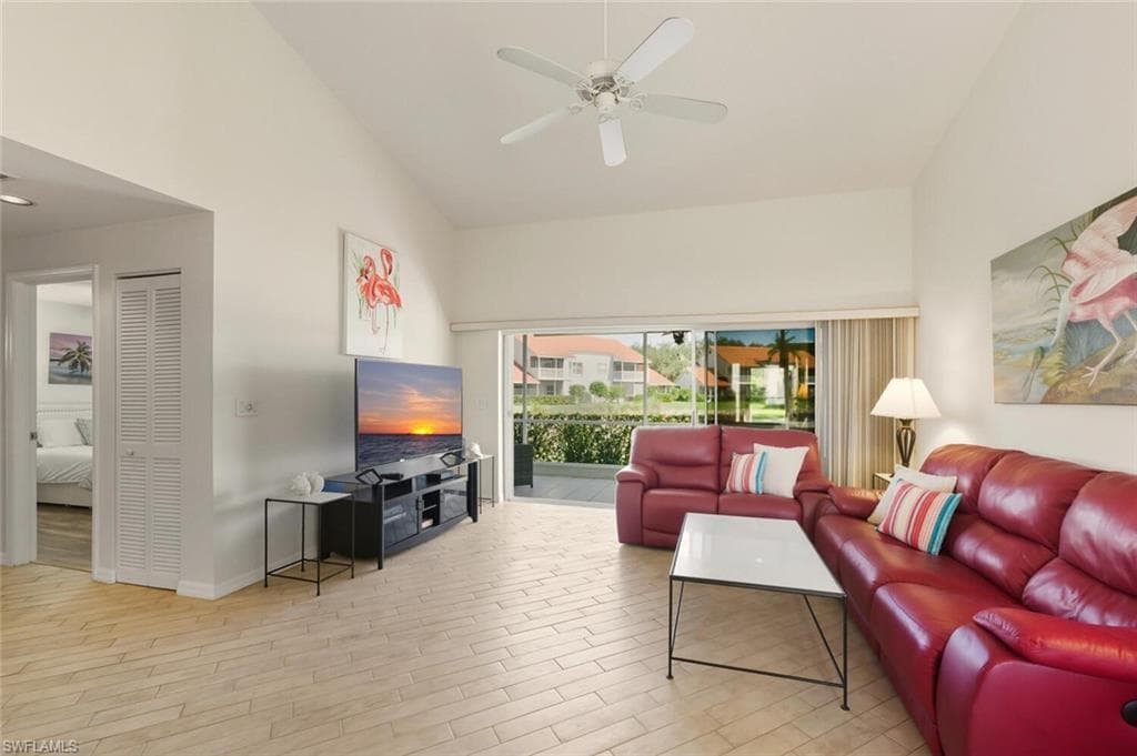 636 Windsor SQ # 102, NAPLES FL 34104-3