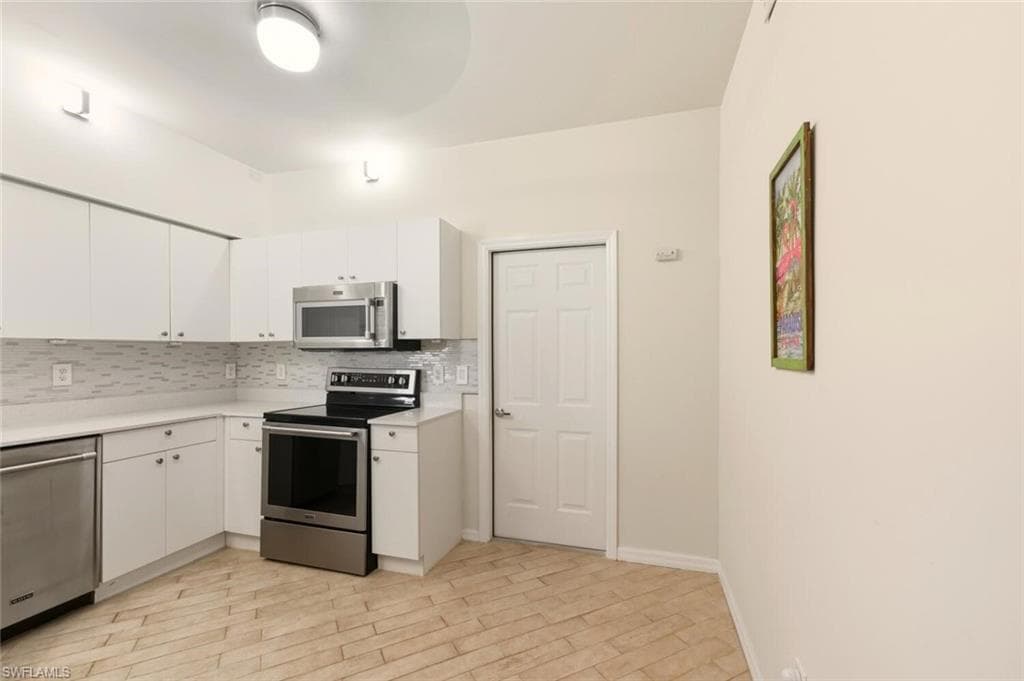 636 Windsor SQ # 102, NAPLES FL 34104-7