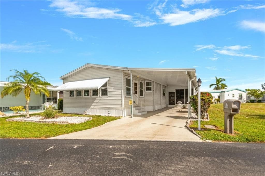 102 Elise DR, FORT MYERS FL 33908-1