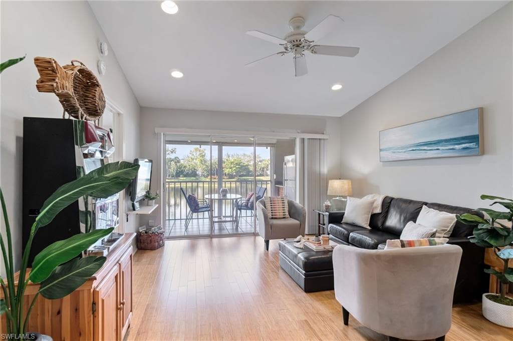 834 Gulf Pavilion DR # 201, NAPLES FL 34108-12