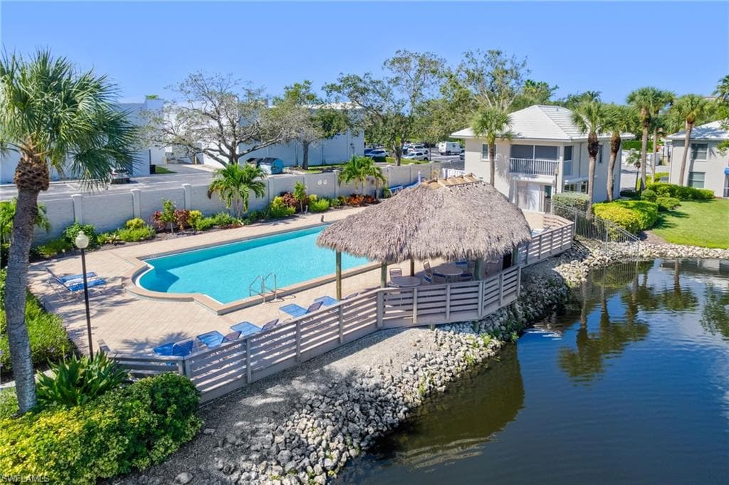 834 Gulf Pavilion DR # 201, NAPLES FL 34108-32