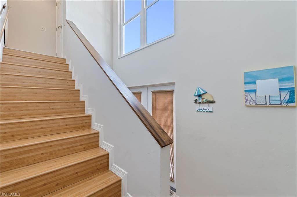 834 Gulf Pavilion DR # 201, NAPLES FL 34108-3