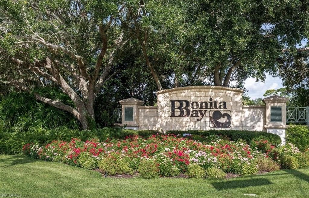 26956 Montego Pointe CT # 201, BONITA SPRINGS FL 34134-1