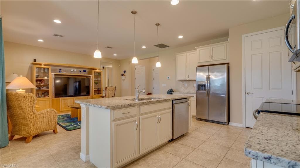 2025 SW 19th PL, CAPE CORAL FL 33991-8