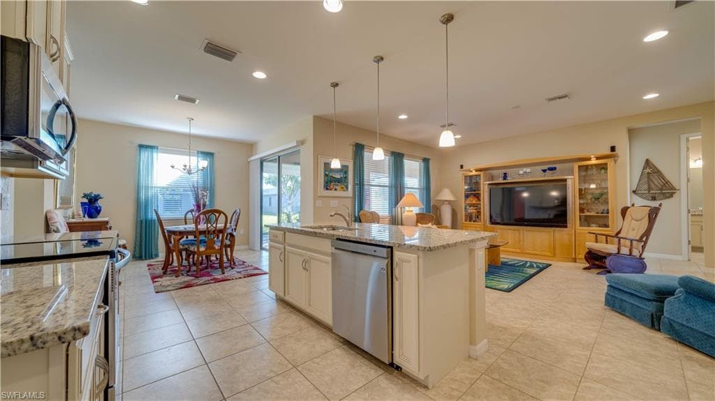 2025 SW 19th PL, CAPE CORAL FL 33991-7