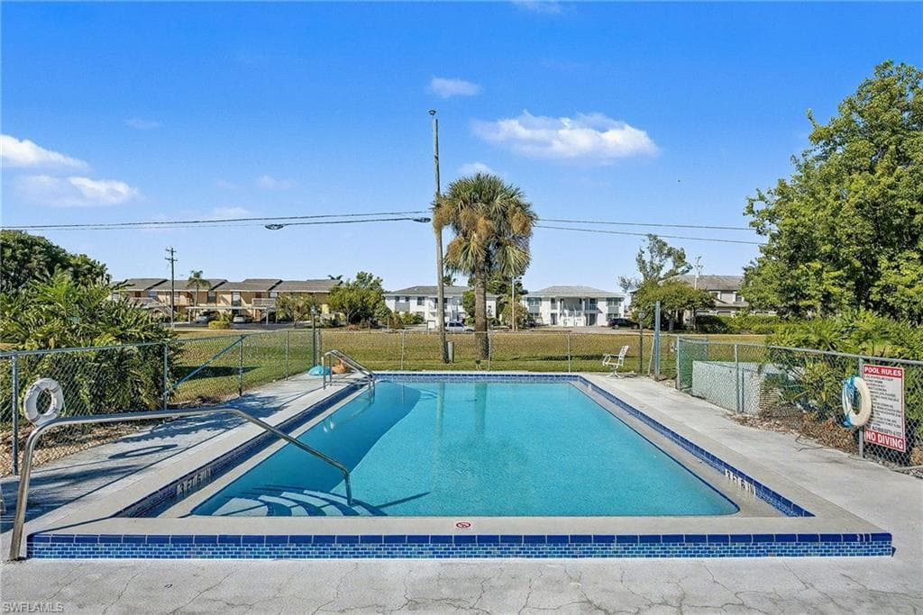 423 Cape Coral PKWY W 206-1