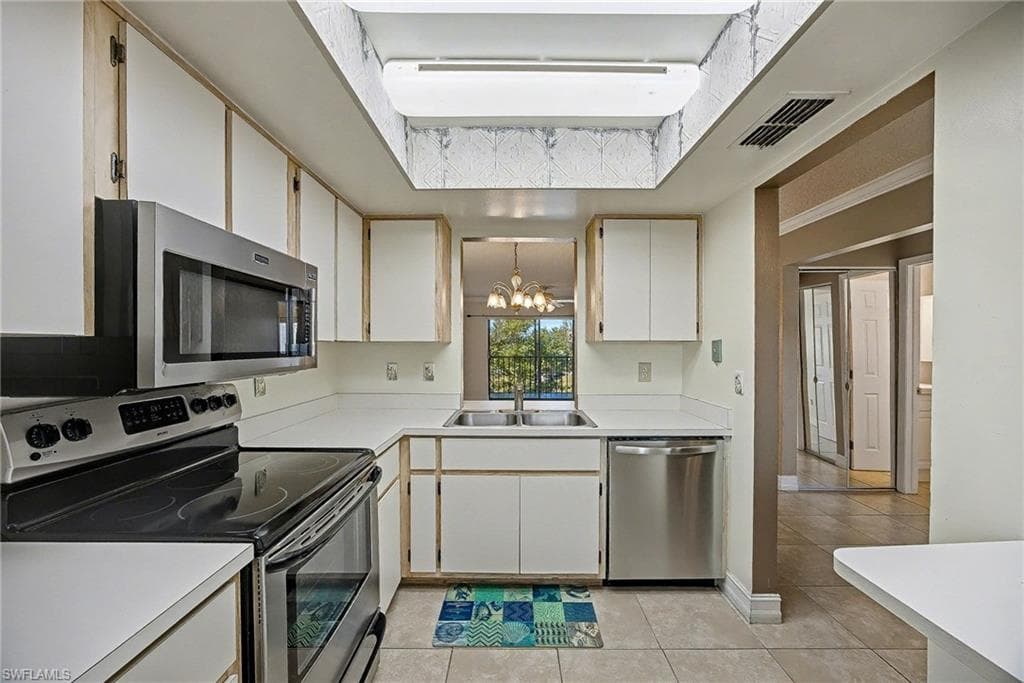 423 Cape Coral PKWY W 206-5