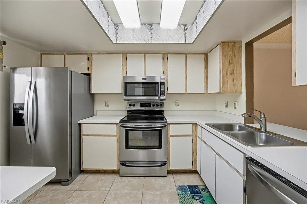 423 Cape Coral PKWY W 206-9