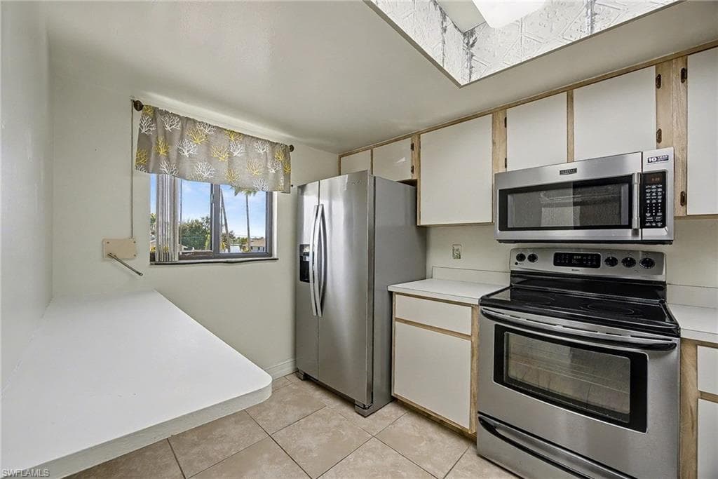 423 Cape Coral PKWY W 206-3