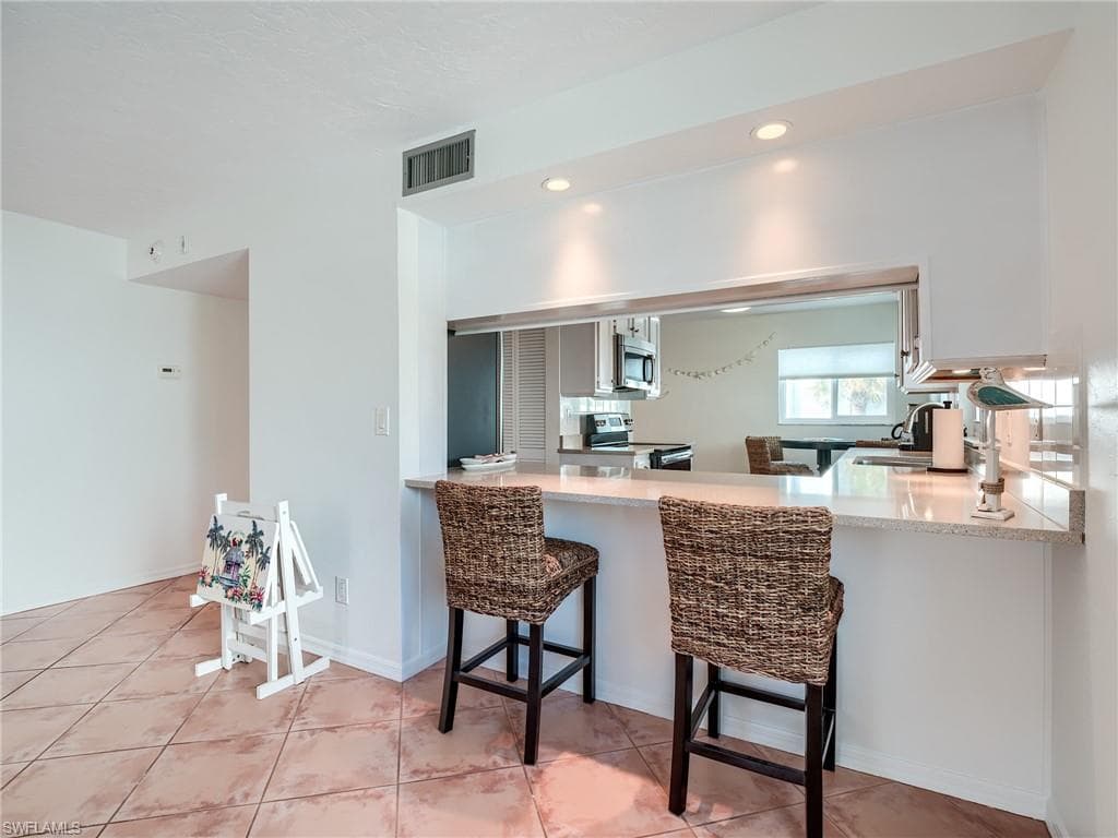 4511 Bay Beach LN # 114, FORT MYERS BEACH FL 33931-9