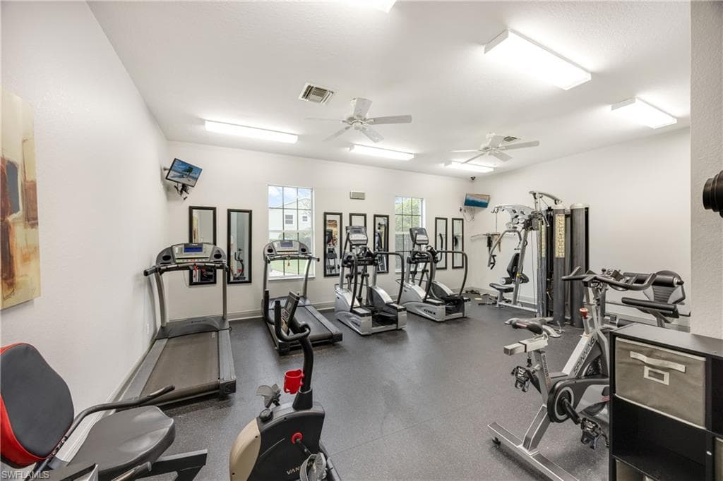 1320 Mariposa CIR # 104, NAPLES FL 34105-31