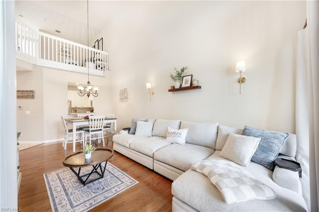 1320 Mariposa CIR # 104, NAPLES FL 34105-4