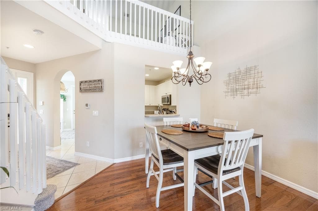 1320 Mariposa CIR # 104, NAPLES FL 34105-8