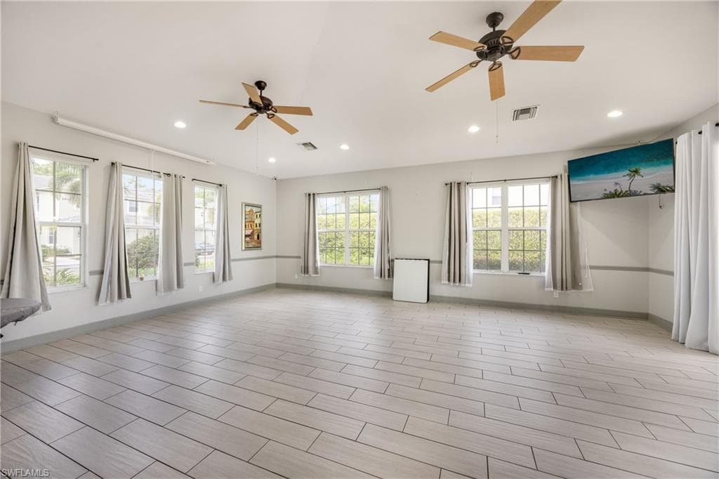 1320 Mariposa CIR # 104, NAPLES FL 34105-32