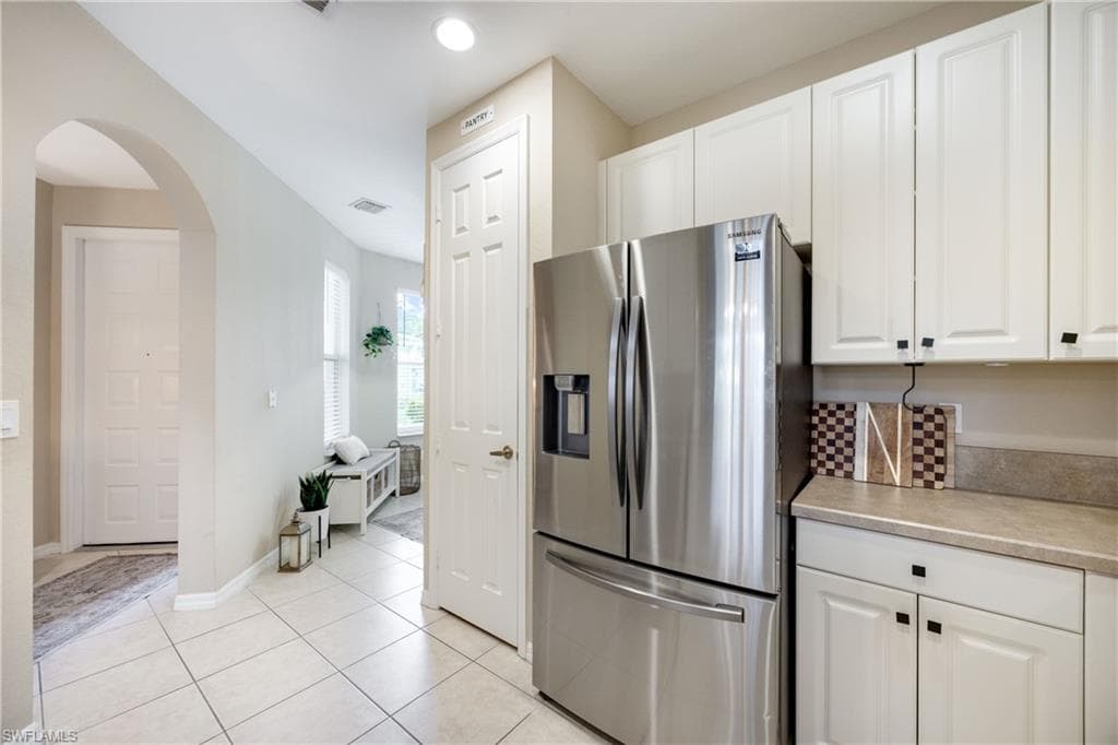 1320 Mariposa CIR # 104, NAPLES FL 34105-3