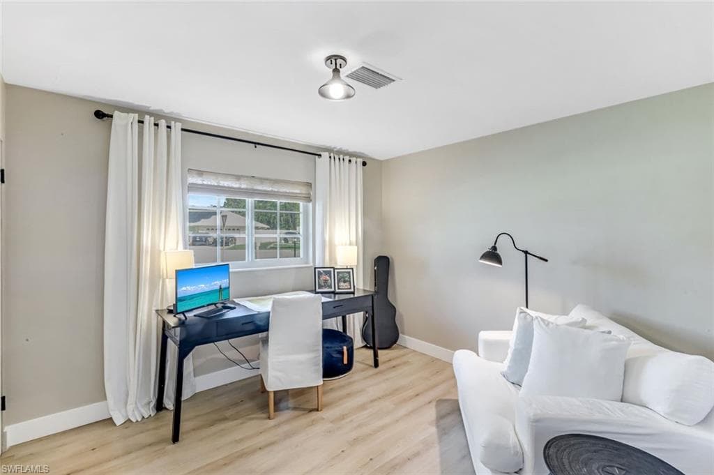 1086 N Town And River DR, FORT MYERS FL 33919-21