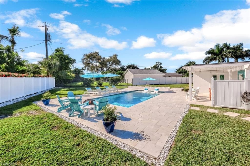 1086 N Town And River DR, FORT MYERS FL 33919-35