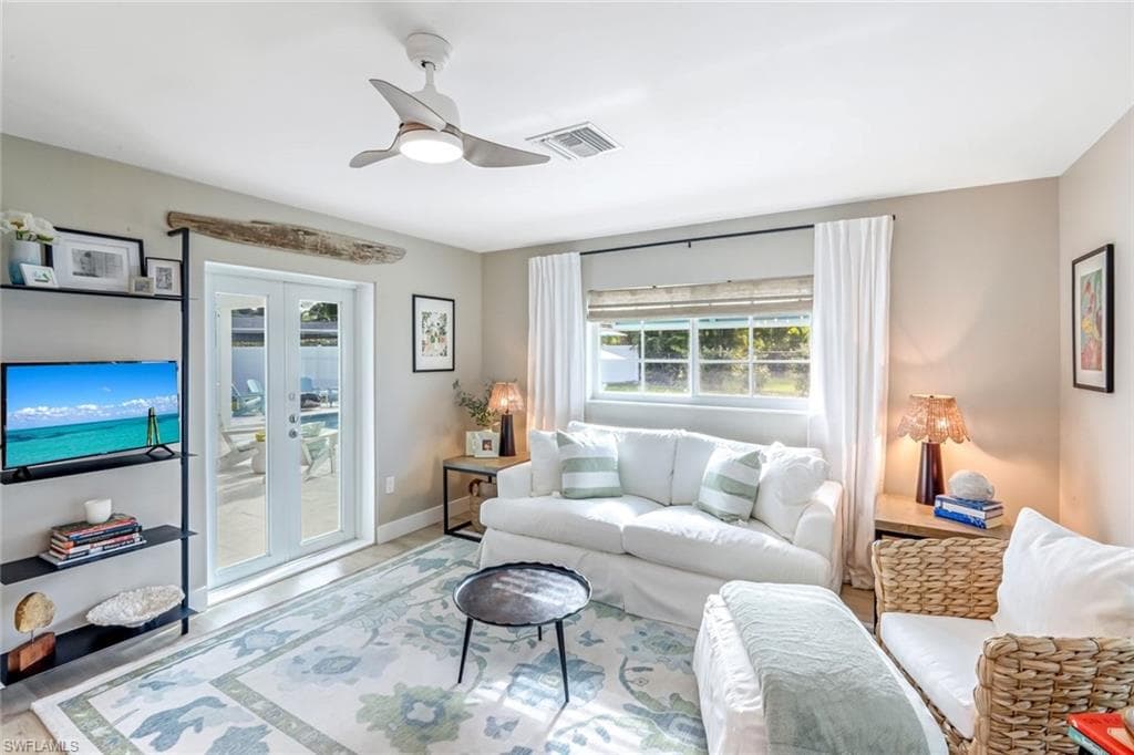 1086 N Town And River DR, FORT MYERS FL 33919-19