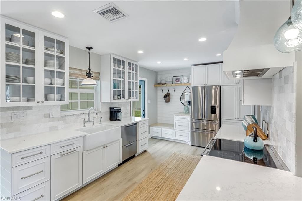 1086 N Town And River DR, FORT MYERS FL 33919-10