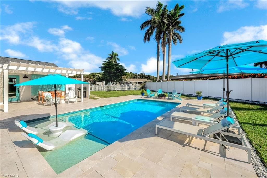 1086 N Town And River DR, FORT MYERS FL 33919-30