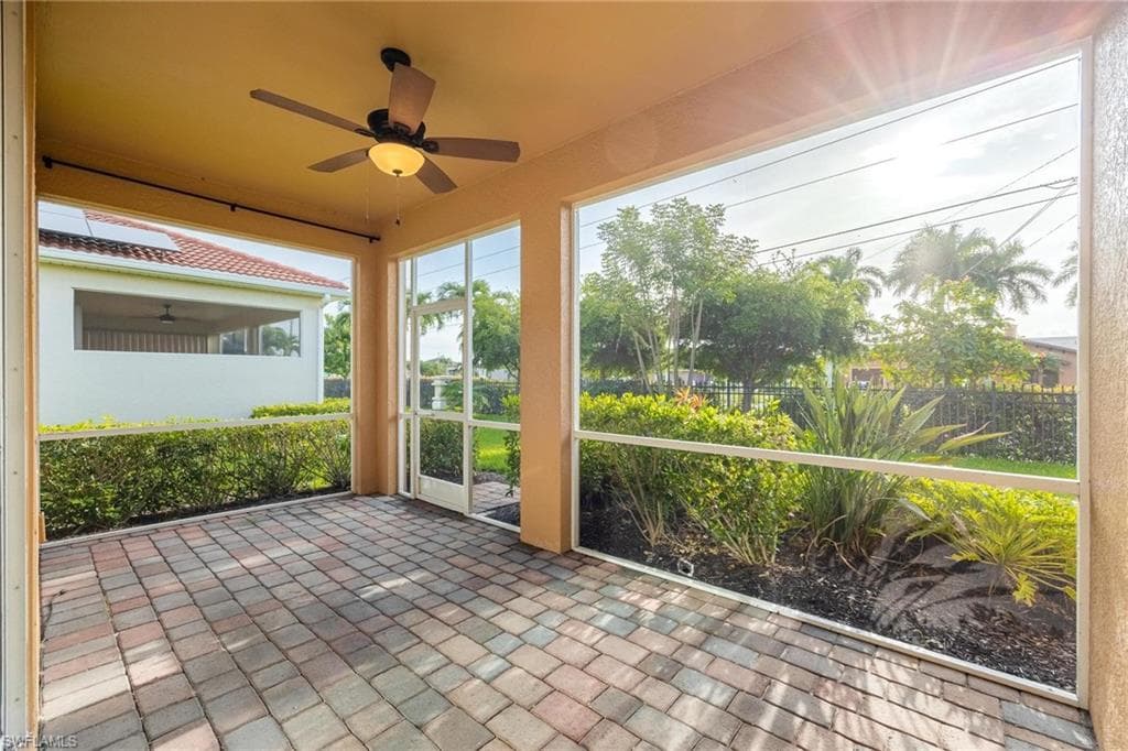 2899 Sunset Pointe CIR, CAPE CORAL FL 33914-26