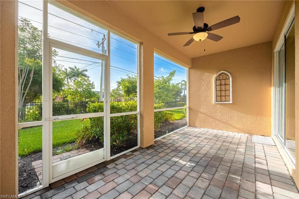 2899 Sunset Pointe CIR, CAPE CORAL FL 33914-1