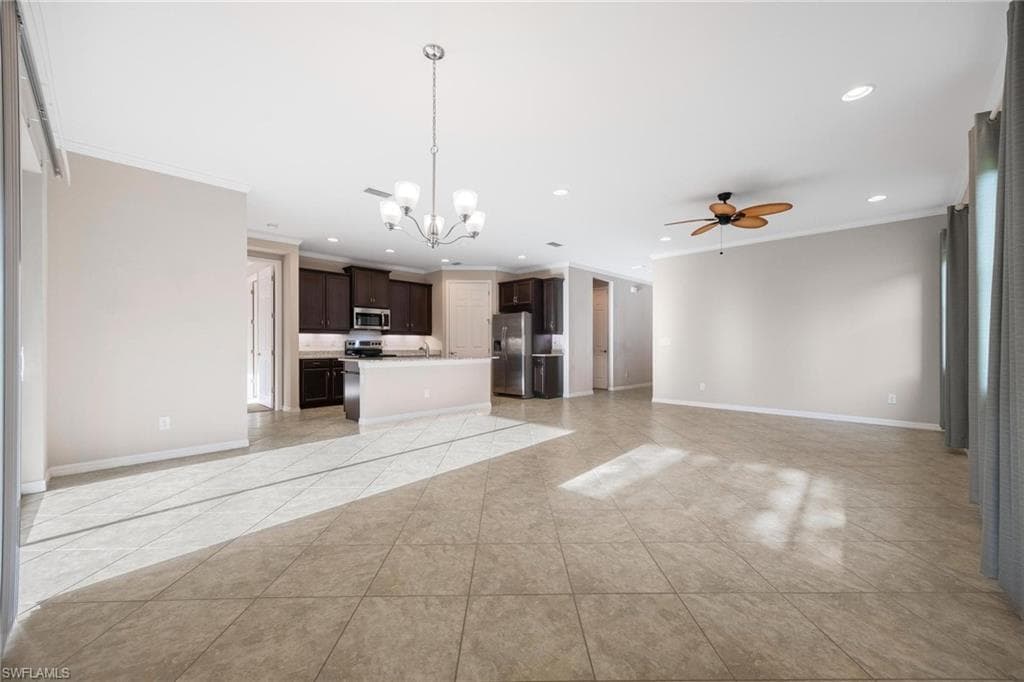 2899 Sunset Pointe CIR, CAPE CORAL FL 33914-12